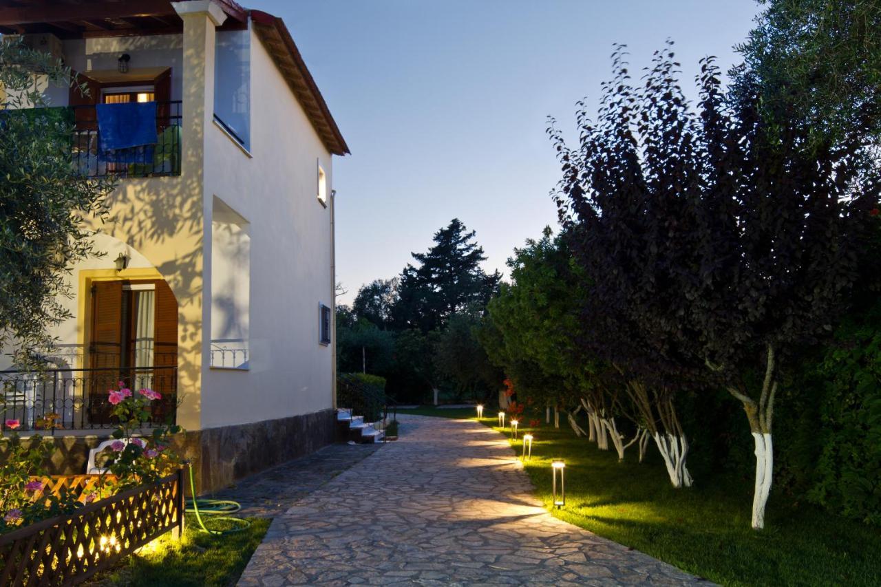 Sun 'N Chill, Boutique Apartments & Beach Villa Melíkia Exterior foto