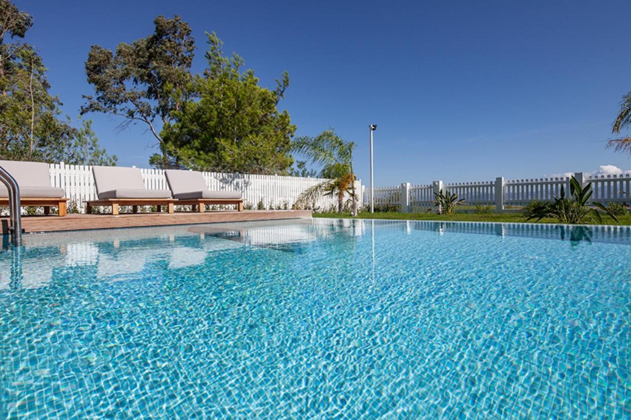 Sun 'N Chill, Boutique Apartments & Beach Villa Melíkia Exterior foto